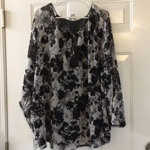 Ava & Viv black and white blouse